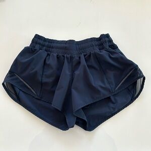Lululemon 2.5” LR Hotty Hot Shorts